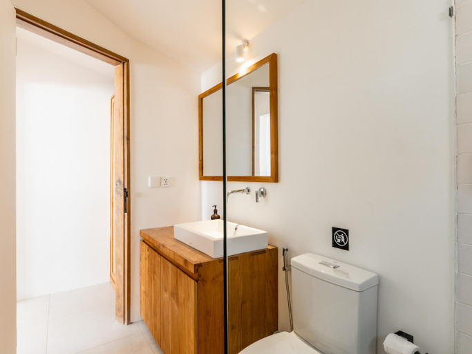 Bathroom 4, Berawa Village Canggu, Badung