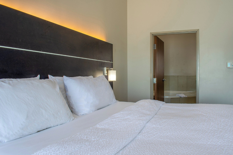 Holiday Inn Express & Suites YORKVILLE, Chicago