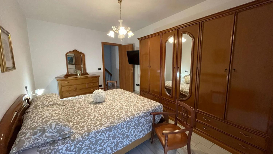 Bedroom 2, Casa Vacanze MarGiu Pater Domus, L'Aquila
