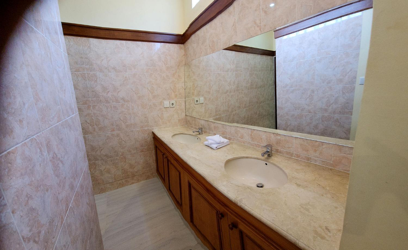 Bathroom 5, Bali Emerald Villas, Denpasar