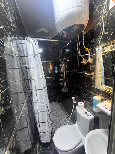 Bathroom 4, Future Hostel, 'Abdin