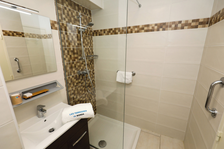 Bathroom 5, TERRASSES DE BORDA, Landes