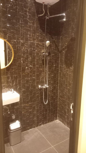 Bathroom 7