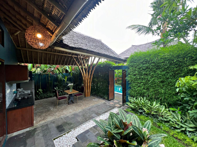 Exterior 9