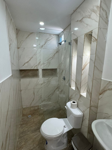 Bathroom 3, Hostal Las Orquideas 2, Manta