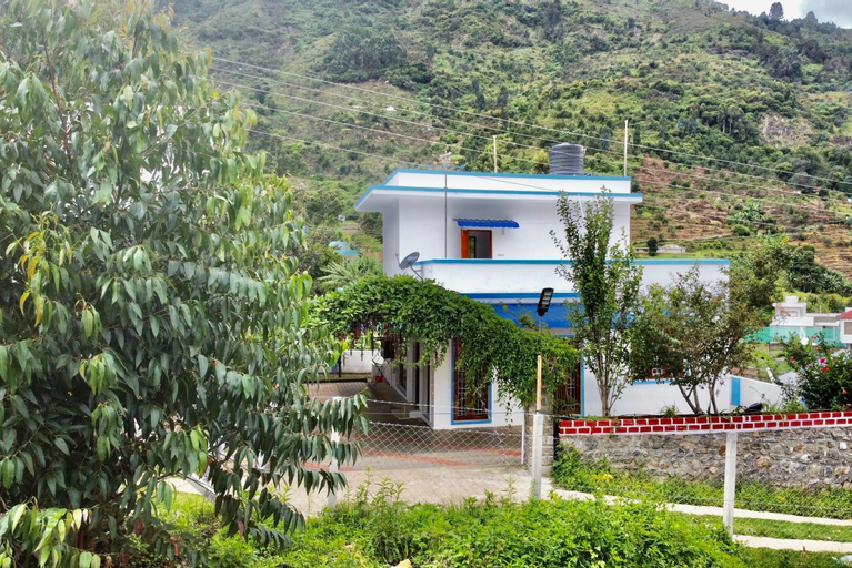 Exterior 11