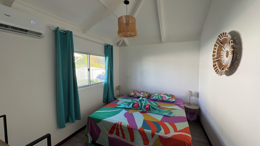 Bedroom 5, Moemiti