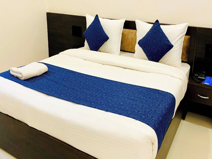 Bedroom 4, Hotel URS Palace, Indore