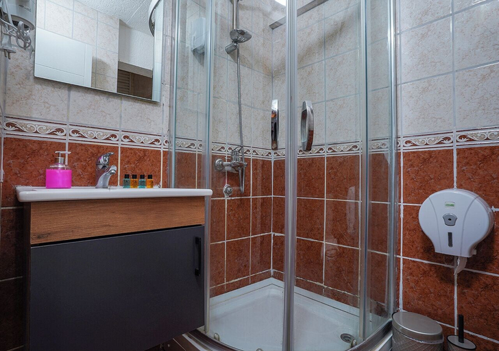 Bathroom 5, the beybun hotel, Beyoğlu