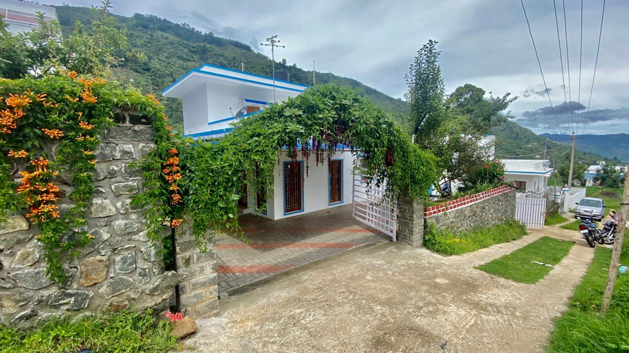 Exterior 12