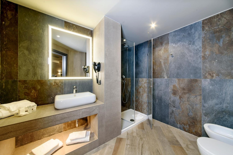 Bathroom 3, Just Hotel Milano, Milano