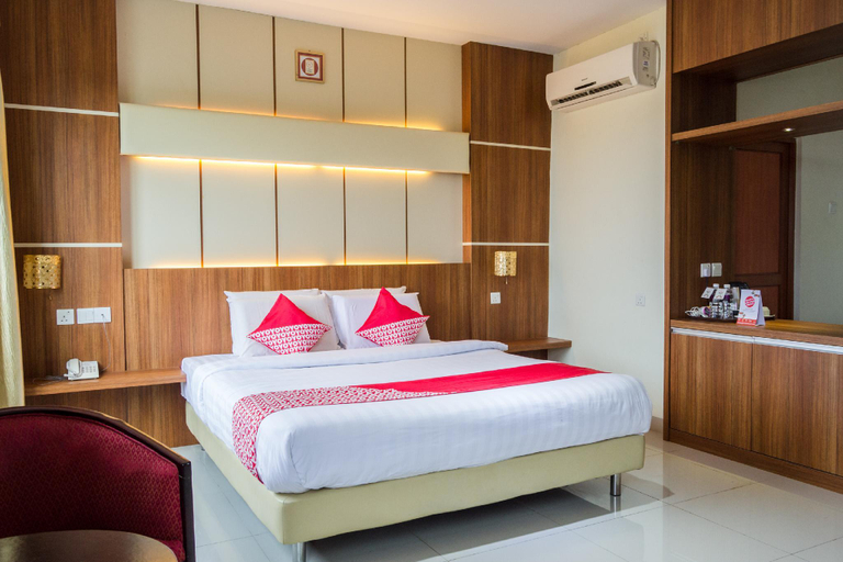 Bedroom, Aviari Hotel, Batam
