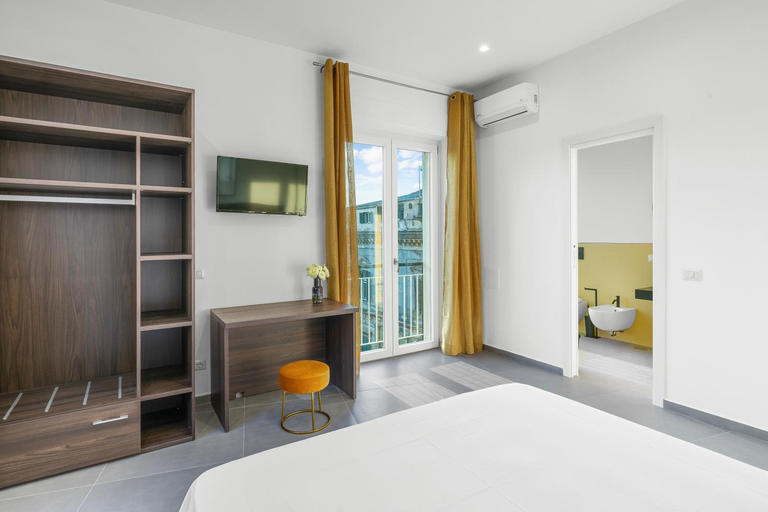 Others 5, Pangea Rooms, Napoli