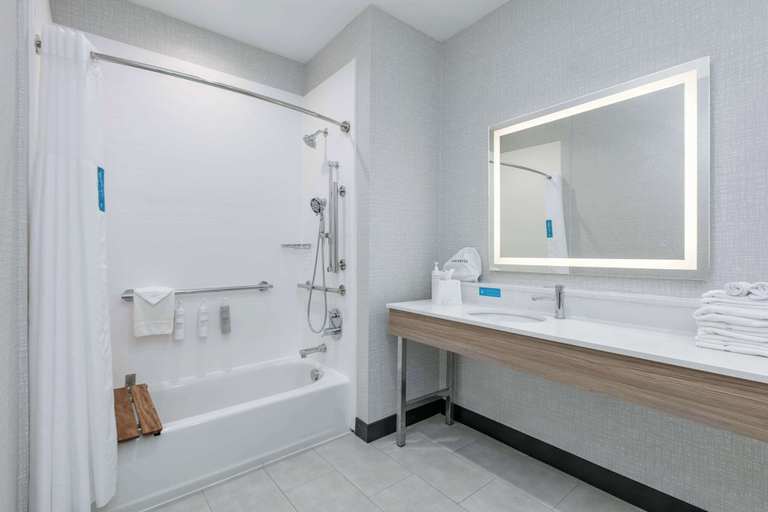 Bathroom 3, Hampton Inn & Suites Shenandoah The Woodlands, Tx, Montgomery