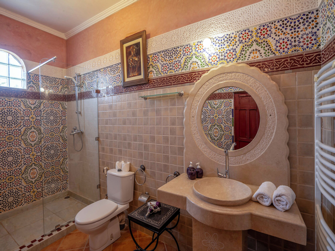 Bathroom 15