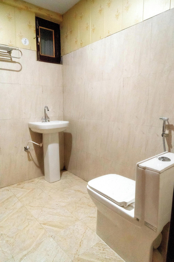 Bathroom, Hotel SNR Grand, Chamoli