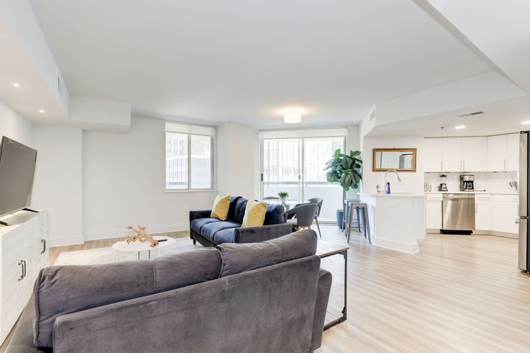 Others 4, Elegant 2BR Apartment - Minutes to D.C., Arlington