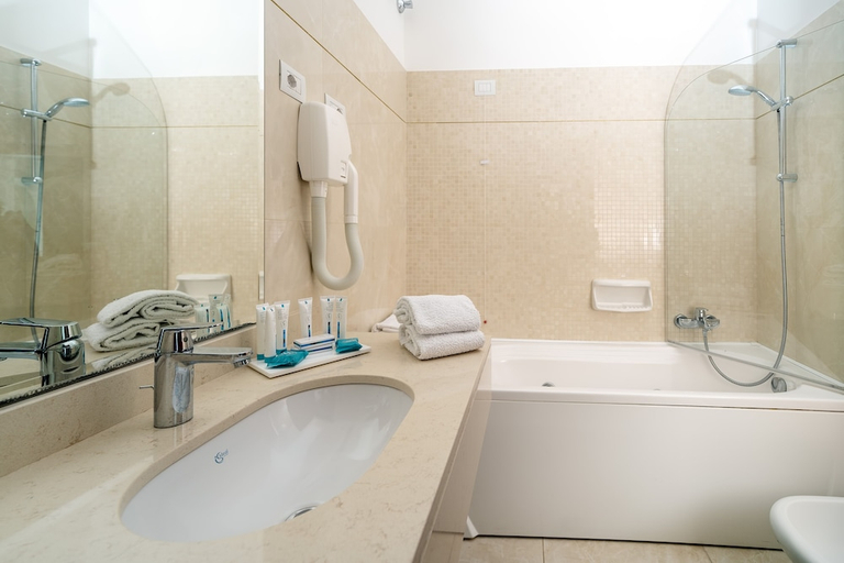 Bathroom 5, Bellavista Francischiello Hotel and Spa, Napoli