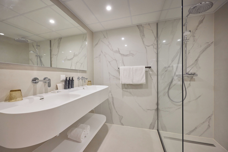 Bathroom 3, WestCord Art Hotel Amsterdam 4, Amsterdam