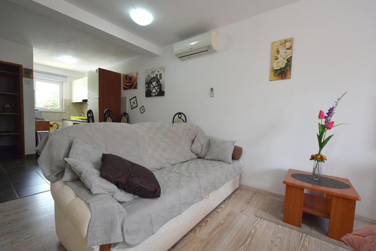 Others 3, Apartments and Rooms Letizia, Dobrinj