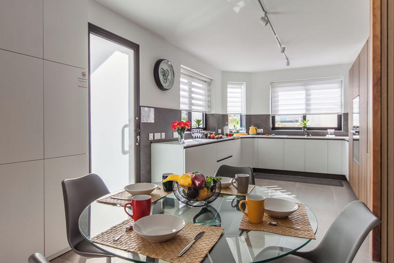 Others 5, Exceptional Sunlit Apart Marsaskala Bay