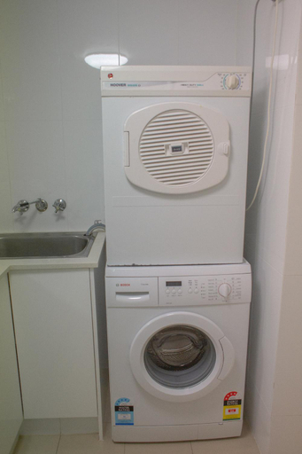 Bathroom 2, Montana Palms Resort, Gold Coast