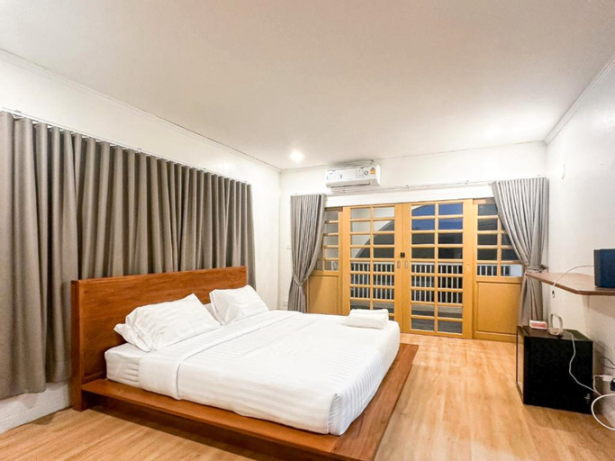 Bedroom 12