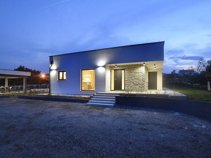 Exterior & Views, Comfortable, Stylish, Detached Villa With Garden, Private Pool, Near the Beach, Medulin