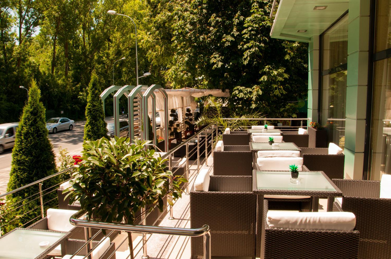 Others 4, Boutique Shine, Mangalia