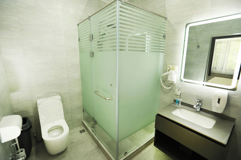 Bathroom 3, Parklane Hotel, Tashkent City