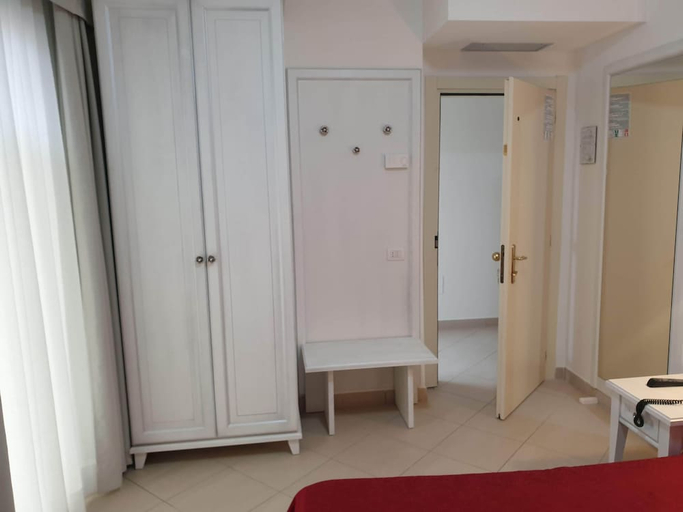 Bedroom 2, PIGALLE HOTEL, Lucca