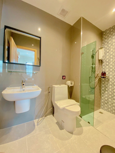 Bathroom 4, Calamint Residence Hotel, Muang Chumphon