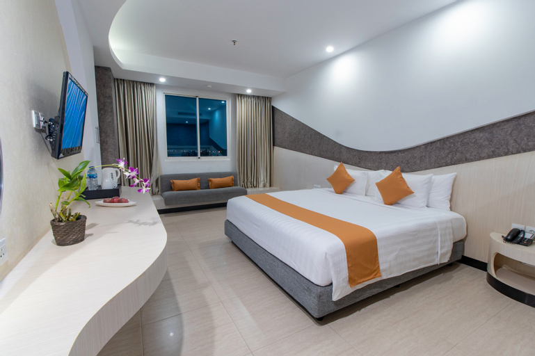 Bedroom 13