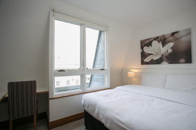 Bedroom 2, Parnell Boulevard Apartments, Dublin
