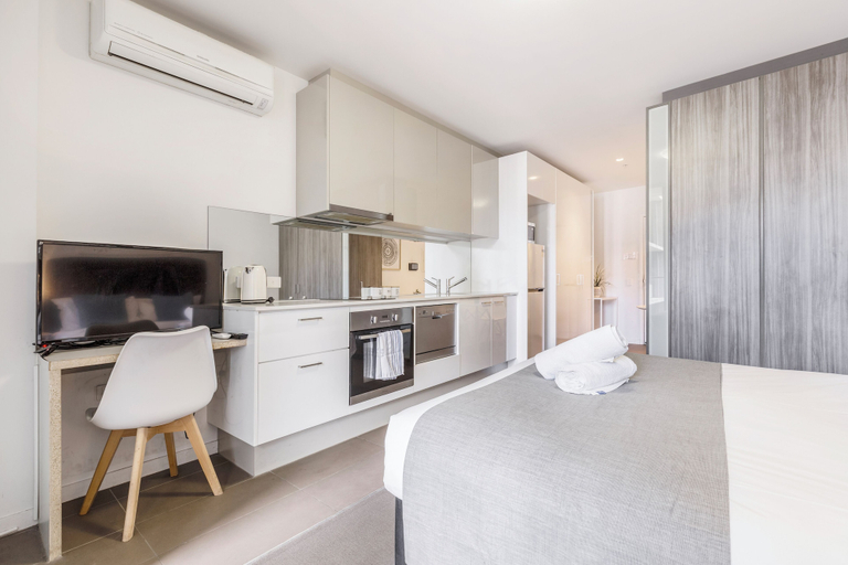 Others 5, Sakura Apartment, Melbourne