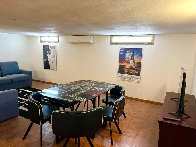 4, Casale fronte mare - villa with swimming pool in front of the beach, Cagliari