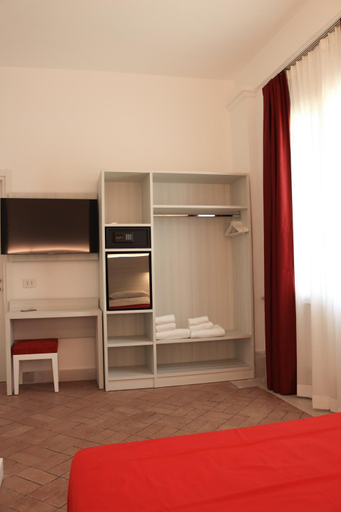 Others 4, Primavilla Relais, Latina