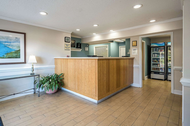 Public Area 2, Suburban Studios of Wilmington, New Hanover