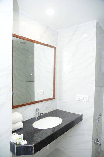 Bathroom, The Girvar, Pali