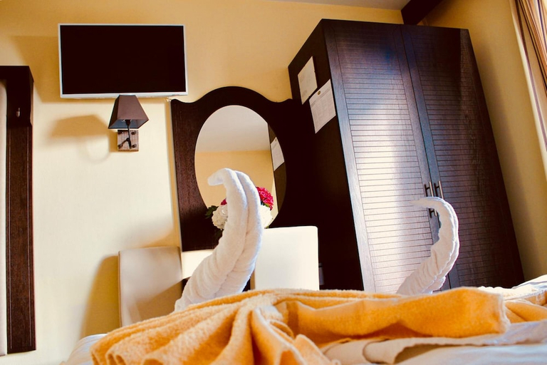Bedroom 2, Hotel Unterinnerhof, Bolzano