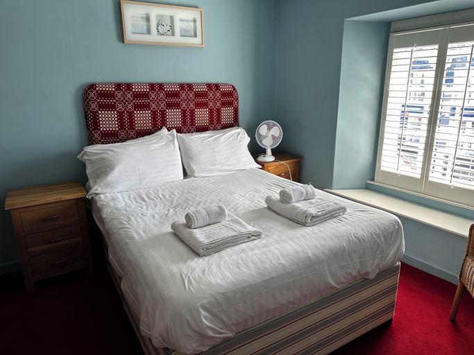 Bedroom 2, The Castle Hotel, Ceredigion
