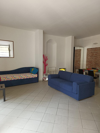 Others 4, KuneKune MONOLOCALE, Savona