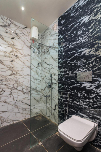 Bathroom 4, SaffronStays Sundowner, Raigarh