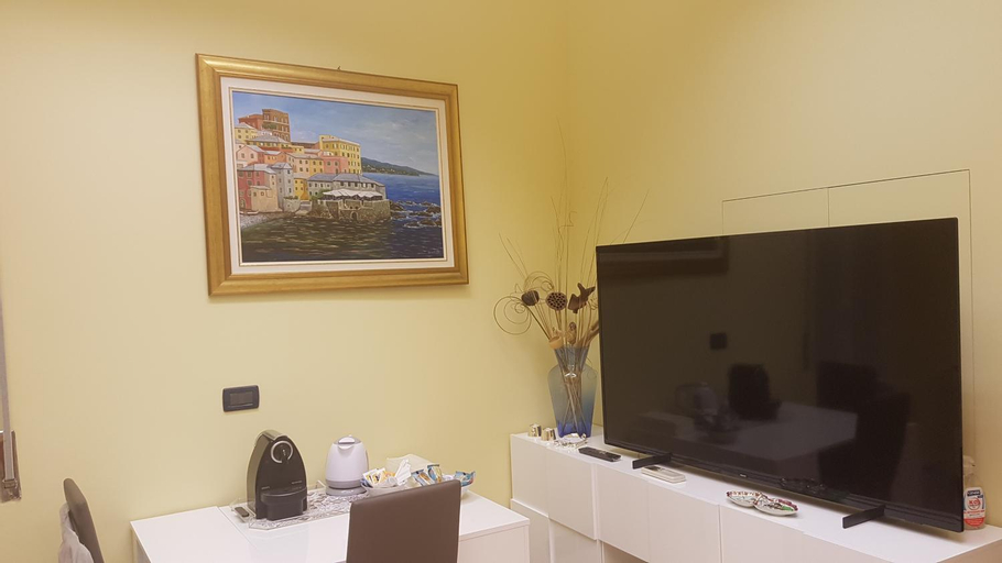 Others 4, Casa Pascal, Genova