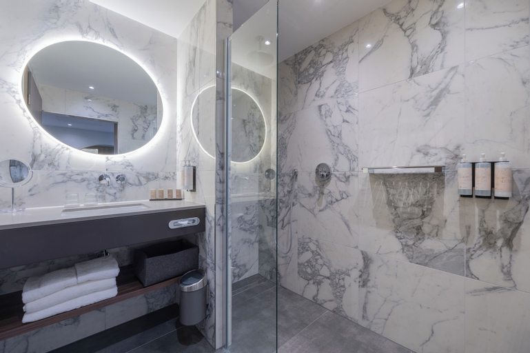 Bathroom 6