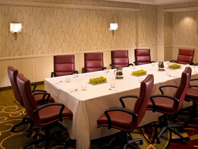 Exterior & Views 2, Homewood Suites by Hilton Downers Grove Chicago, Dupage
