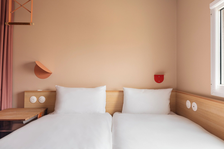 Bedroom 4, greet Hotel Nice Aéroport Promenade des Anglais, Alpes-Maritimes