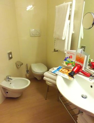 Bathroom 5, Best Western Hotel Porto Antico, Genova