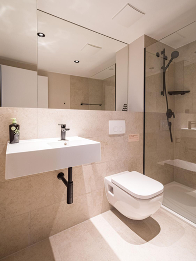 Bathroom 13