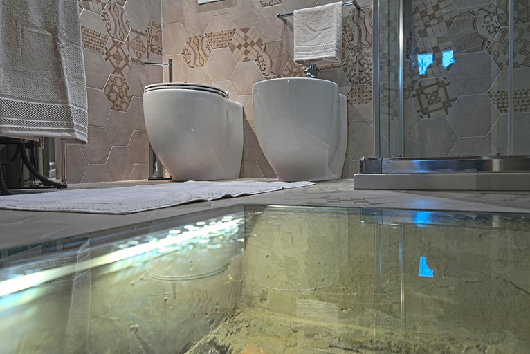 Bathroom 3, 28 Alla Rotonda, Rovigo